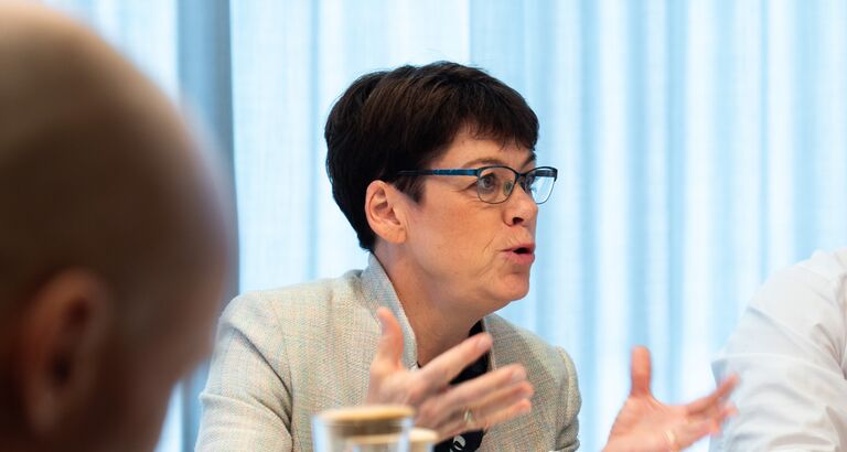 Portæt af Thea Larsen